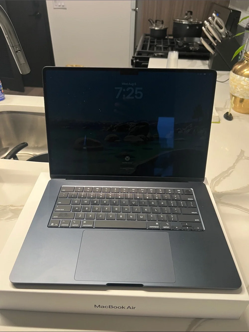Apple MacBook Air - 15 “ midnight color